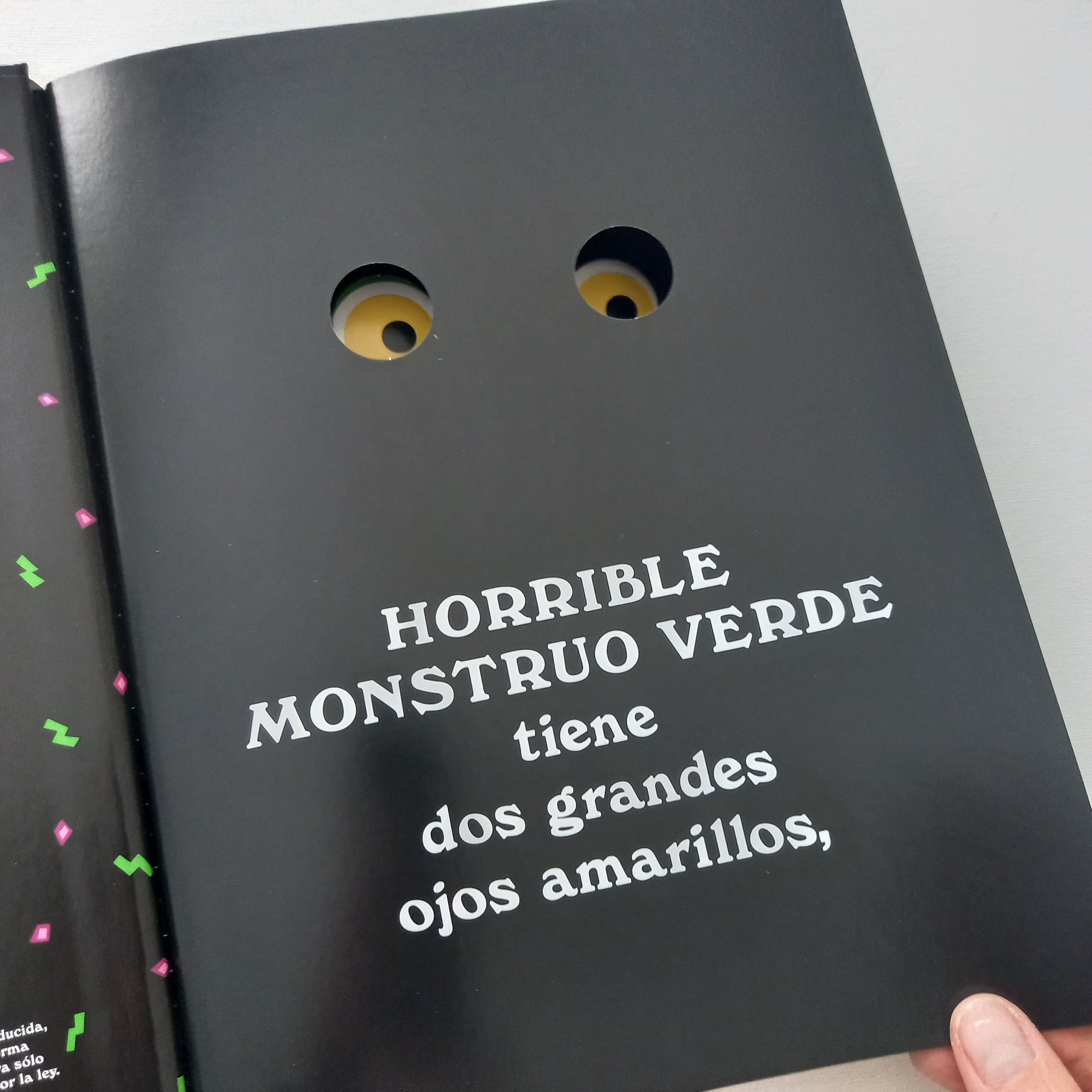 Fuera de aquí, horrible monstruo verde! Fuera de aquí, horrible monstruo verde!